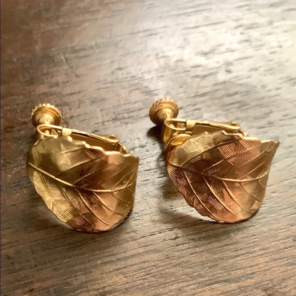 Vintage Napier gold clip on leaf earrings